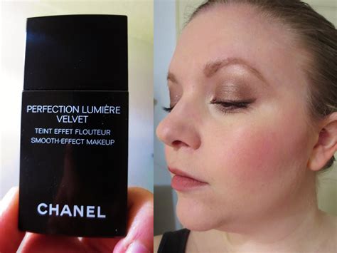 chanel perfection lumiere velvet smooth effect foundation review|chanel velvet foundation 10 beige.